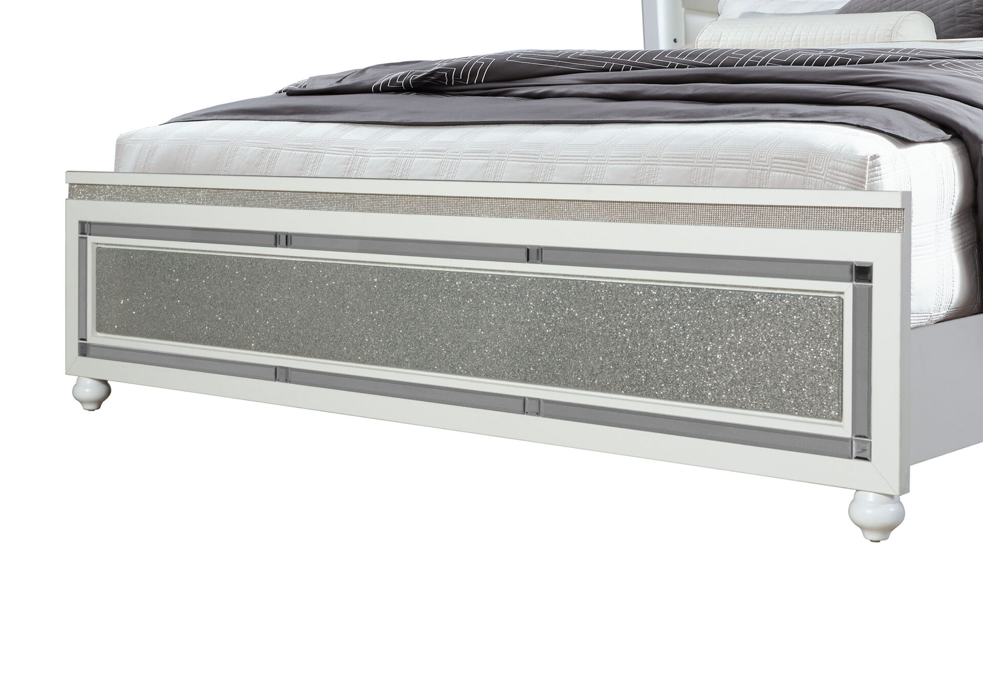 COLLETE-WHITE-KB-(CLOSE-UP-2)